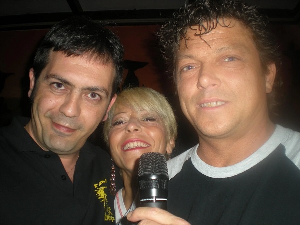 Il presentatore Enrico Noro durate una serata quiz D.r Why.