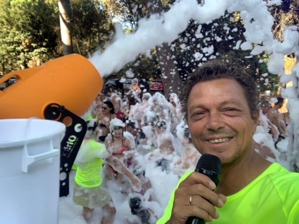 Il presentatore di eventi Enrico Noro.