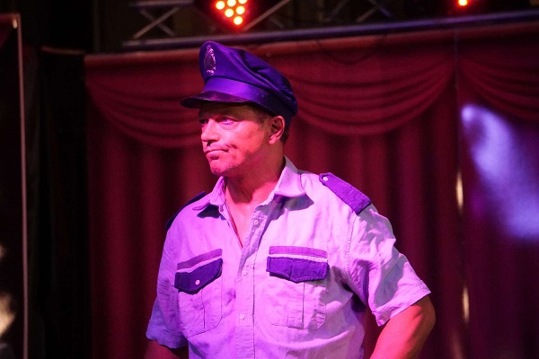 Enrico Noro propone varie forme di intrattenimento per i suoi eventi.